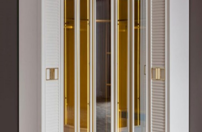 دريسنج روم أبيض فى خشابي – مزيج بين الرقة والدفء دريسنج روم أبيض فى خشابي – مزيج بين الرقة والدفء