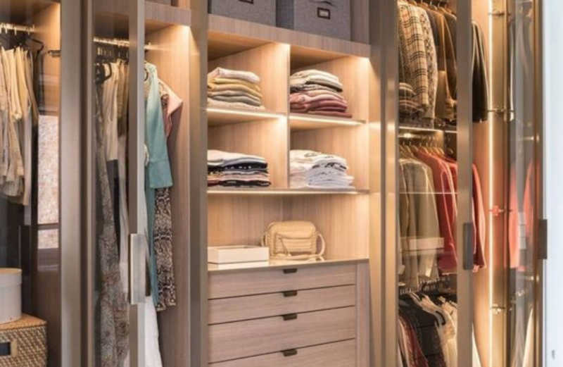 أحدث تصاميم دريسنج روم 2025 من شركة فورنيدو أحدث تصاميم دريسنج روم 2025 من شركة فورنيدو